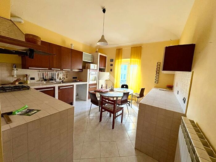 Appartamento quadrilocale in vendita in Via Minghetti, Genova