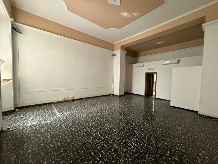 Appartamento quadrilocale in vendita in Via Cavour, Roma