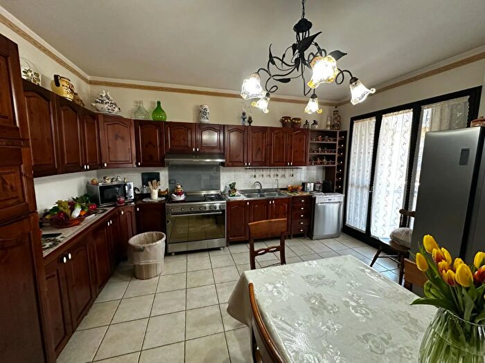 Appartamento con 5 locali in vendita in Reggio Calabria