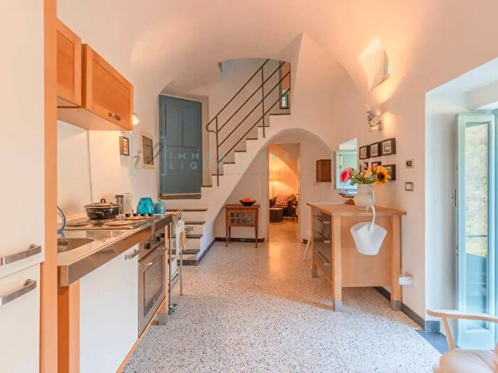 Appartamento quadrilocale in vendita in Colletta di Castelbianco, Castelbianco