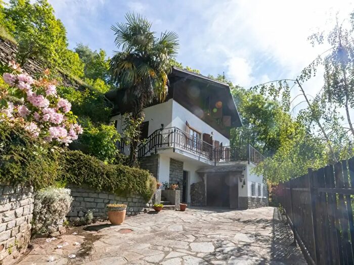 Casa con 5 locali in vendita in Via Pian Prà, Rora