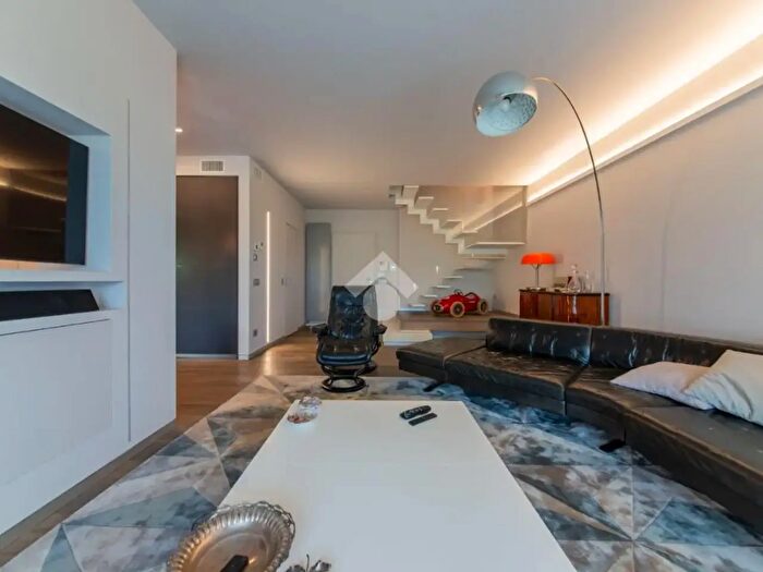 Appartamento quadrilocale in affitto in Via Enzo Ferrari, Arese