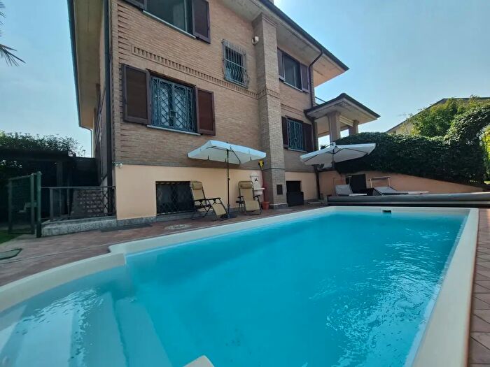 Casa quadrilocale in vendita in Via Monsignore Cesare Angelini, Landriano