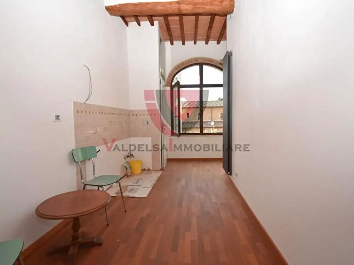Appartamento bilocale in vendita in Iuseppe Garibaldi, Colle Di Val D'Elsa