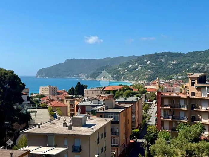 Appartamento bilocale in vendita in Via Laiolo, Spotorno