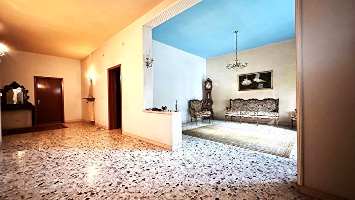 Casa con 12 locali in vendita in Capannoli