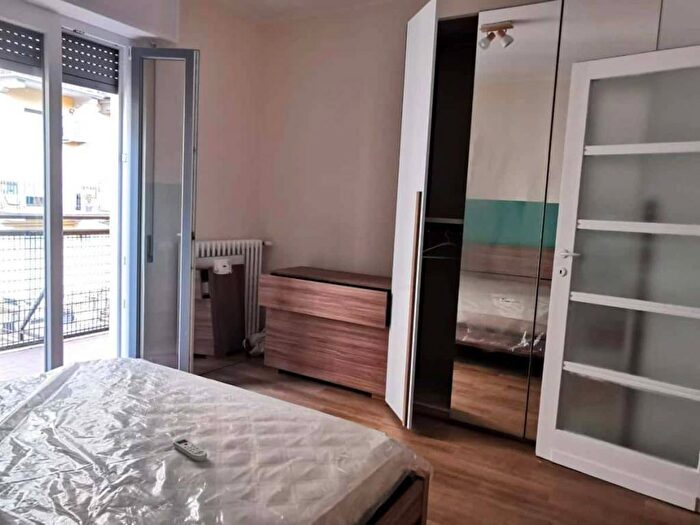 Appartamento trilocale in affitto in Via degli Imbriani, Bovisa, Milano