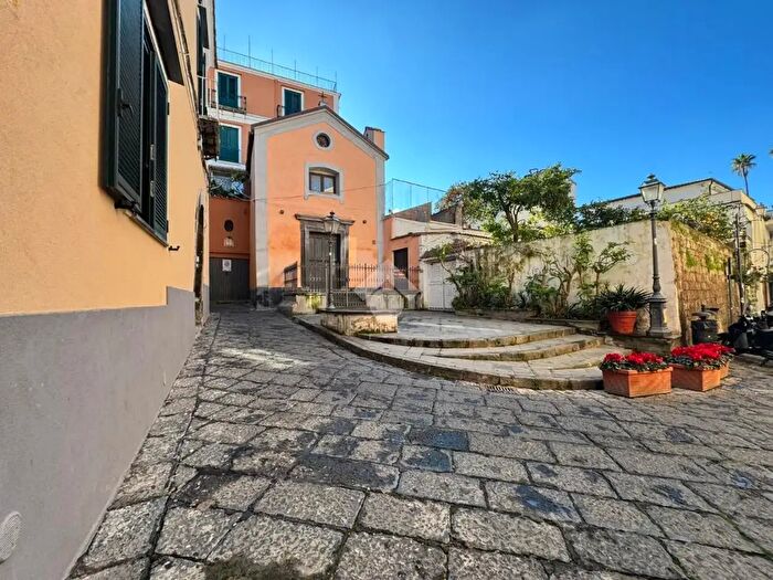 Appartamento bilocale in vendita in Via Santa Margherita, Piano Di Sorrento