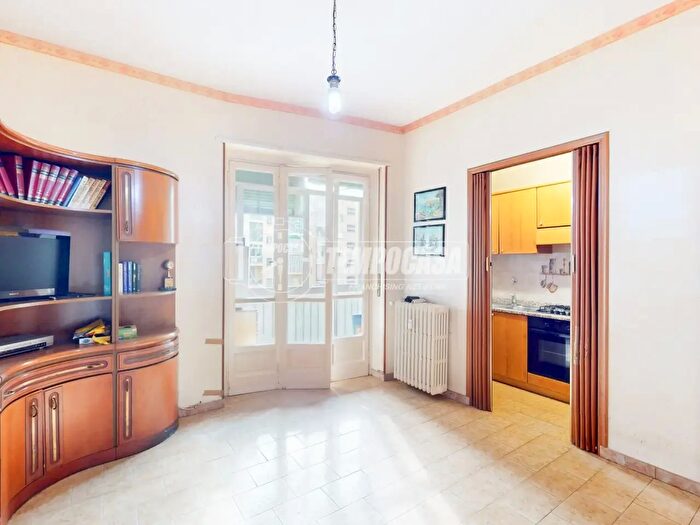 Appartamento trilocale in vendita in Via Alfonso Ogliaro, Torino