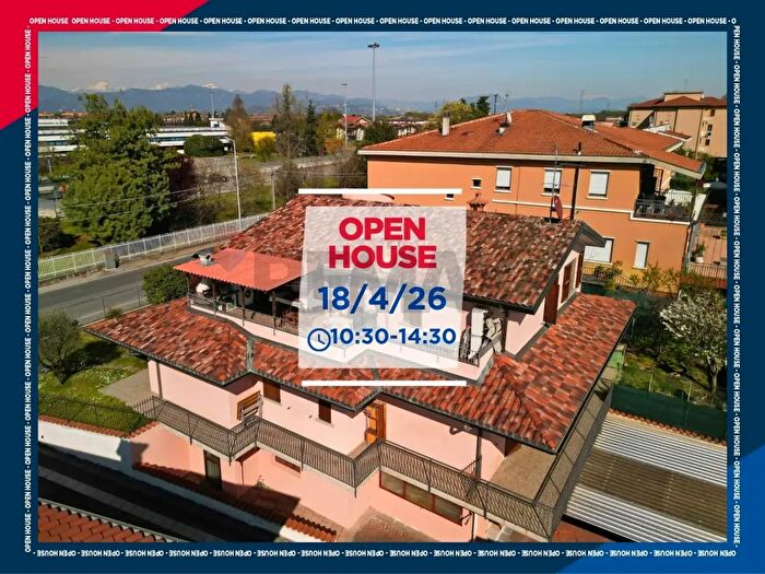 Casa con 14 locali in vendita in Madone