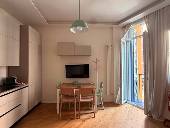 Appartamento bilocale in affitto in Via Parmigianino, De Angeli, Milano