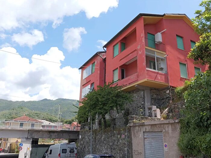 Appartamento con 5 locali in vendita in Via Martiri della Libertà, Levanto