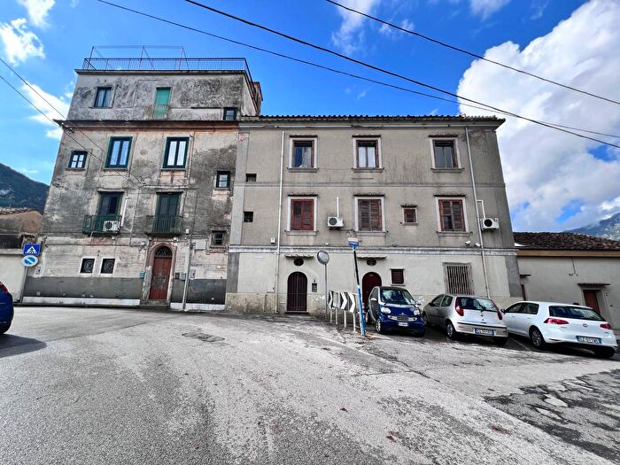 Appartamento con 5 locali in vendita in Via Pietro Ciccullo, Cava De Tirreni