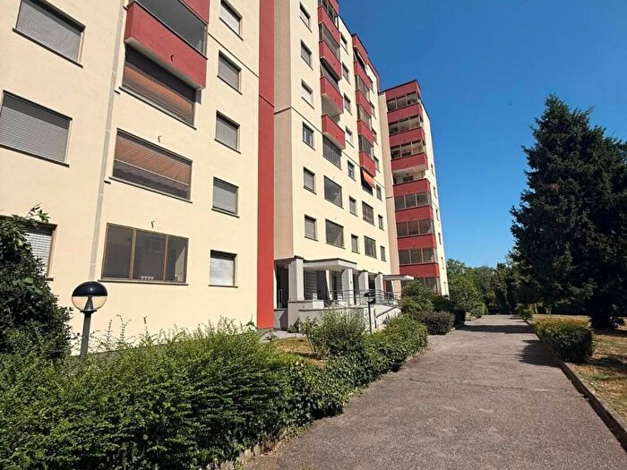 Appartamento trilocale in affitto in Via Guido Rossa, Centro, Rozzano