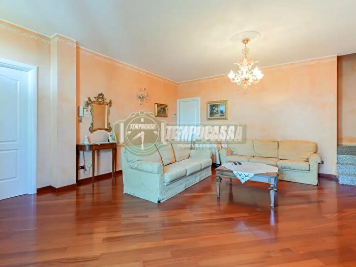 Casa quadrilocale in vendita in Roncello