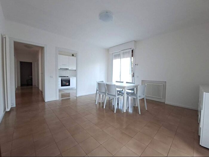 Appartamento con 6 locali in affitto in Via Ruggero Leoncavallo, Centro, Arzignano