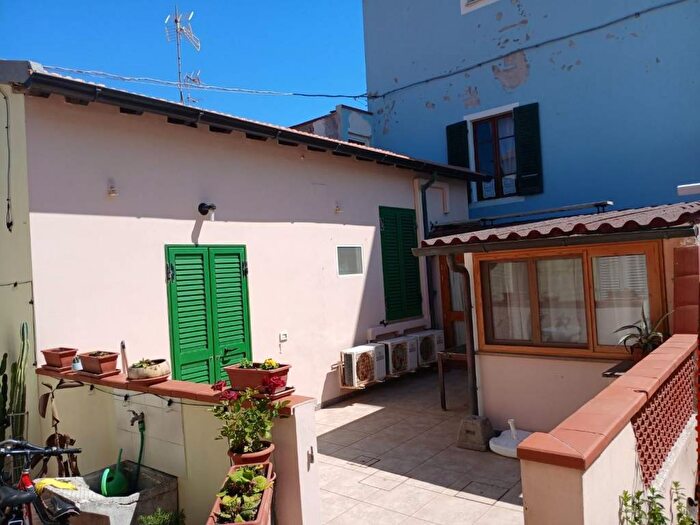 Casa trilocale in affitto in Via Enrico Diacono, Marina di Pisa, Pisa