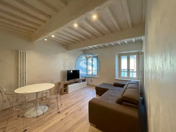 Appartamento con 5 locali in affitto in Pietrasanta