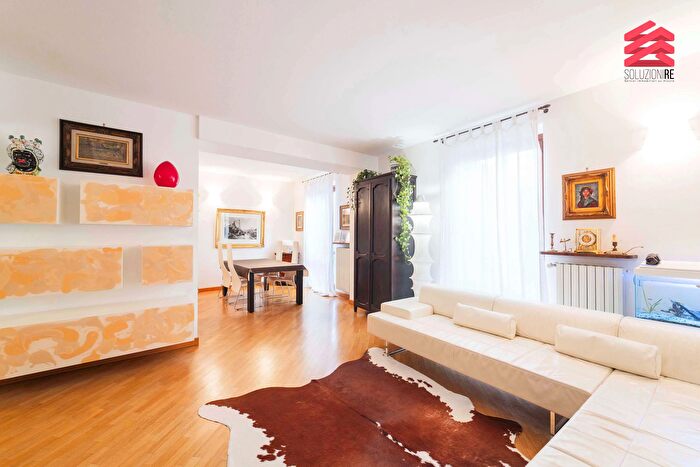 Appartamento trilocale in vendita in Via Fratelli Rosselli, Novara