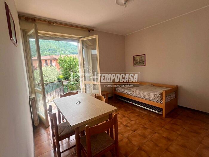Appartamento bilocale in affitto in Via Lotario, Garda