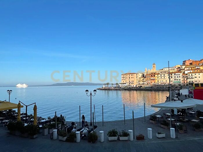 Appartamento quadrilocale in vendita in Via del Molo, Monte Argentario