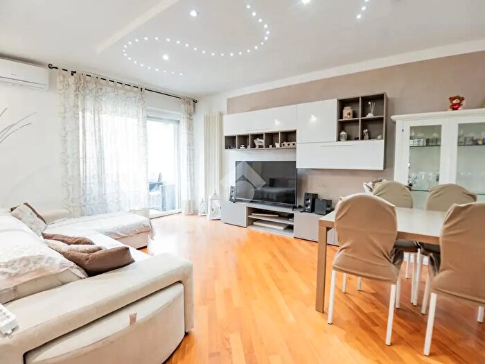 Appartamento con 5 locali in vendita in Via Isarco, Trento