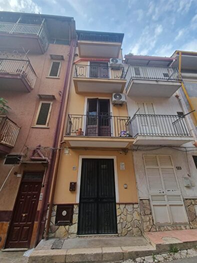 Casa quadrilocale in vendita in Via Antonino Mordini, Misilmeri