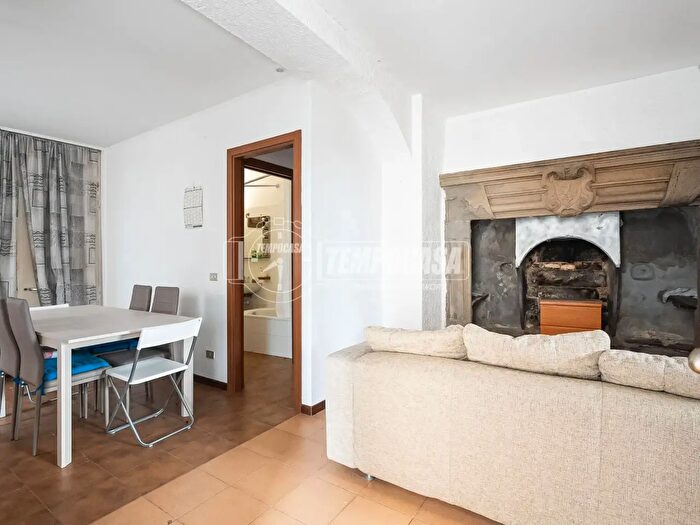 Appartamento bilocale in vendita in Via Pospagliaro, Bosisio Parini