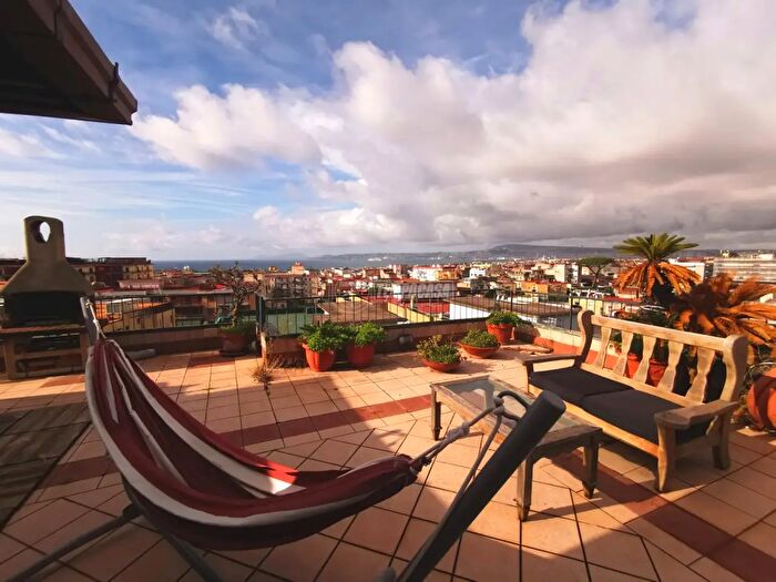 Appartamento bilocale in vendita in Viale Privato Alemagna, Portici