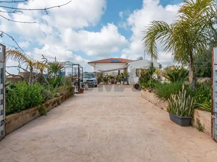 Casa con 6 locali in vendita in Cda Scorrione Zappulla, Modica