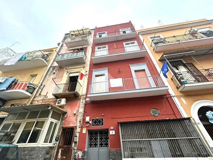 Appartamento trilocale in vendita in Via Libertà Italiana, Torre Del Greco