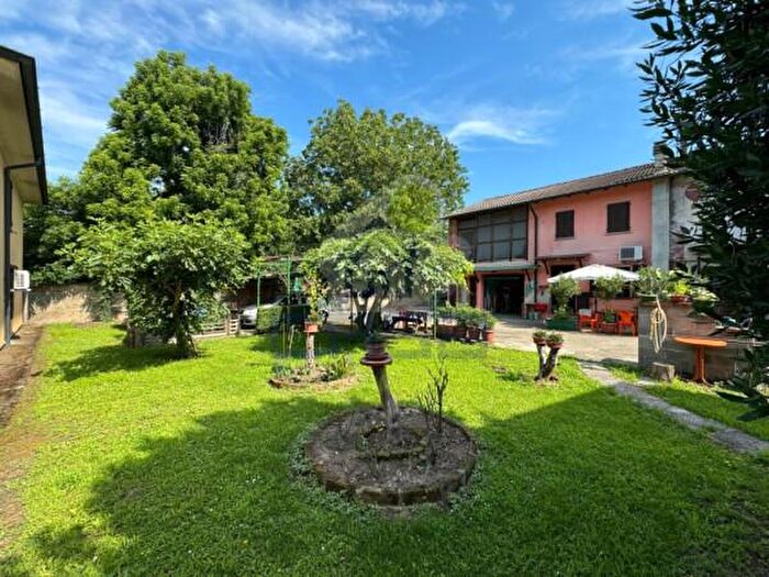 Casa trilocale in vendita in Via Lago, Meleti