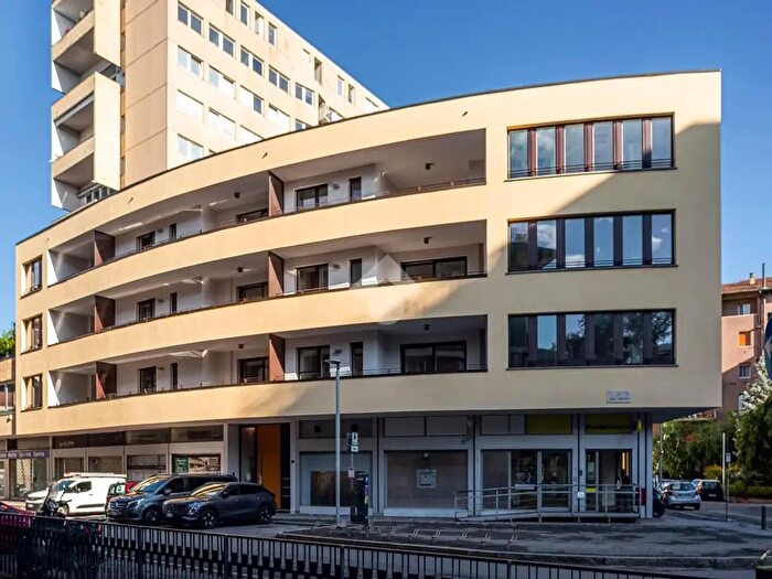 Appartamento quadrilocale in vendita in Via Malj Tabajani, Bergamo