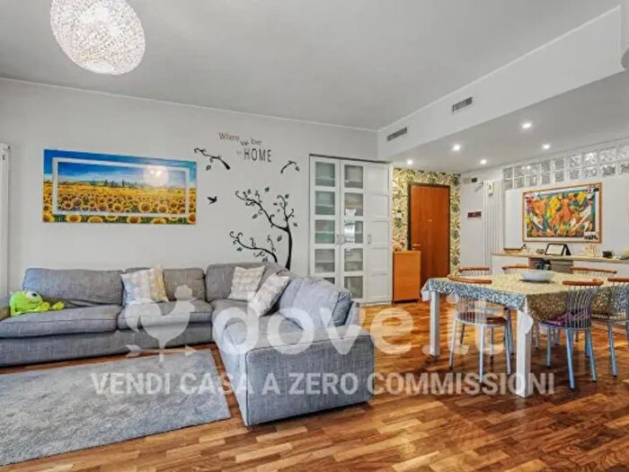 Appartamento quadrilocale in vendita in Via Giuseppe Garibaldi, Bussero