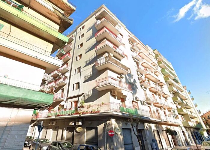 Appartamento con 5 locali in vendita in TrecarrareBattisti Taranto Taranto, Taranto