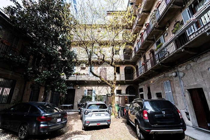 Appartamento trilocale in vendita in Via Padova, Milano