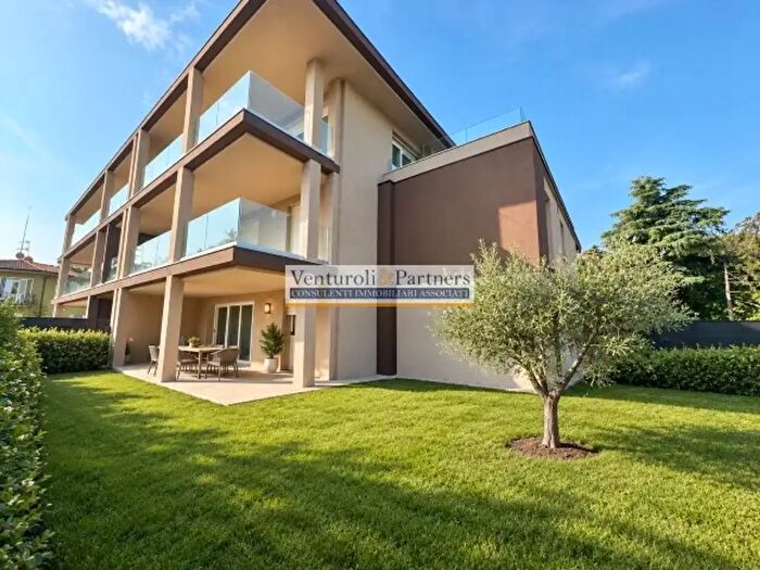 Appartamento trilocale in vendita in Via Luciano Manara, Brescia