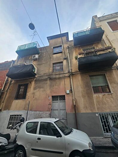 Appartamento con 7 locali in vendita in Via Salvo dAcquisto Catania, Catania