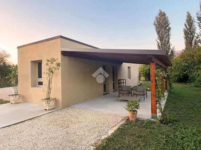 Casa bilocale in vendita in Via Ponte Pazienza, Spello