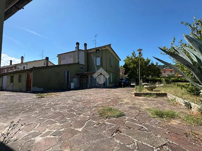 Casa con 12 locali in vendita in Strada Provinciale Feltresca, Tavullia