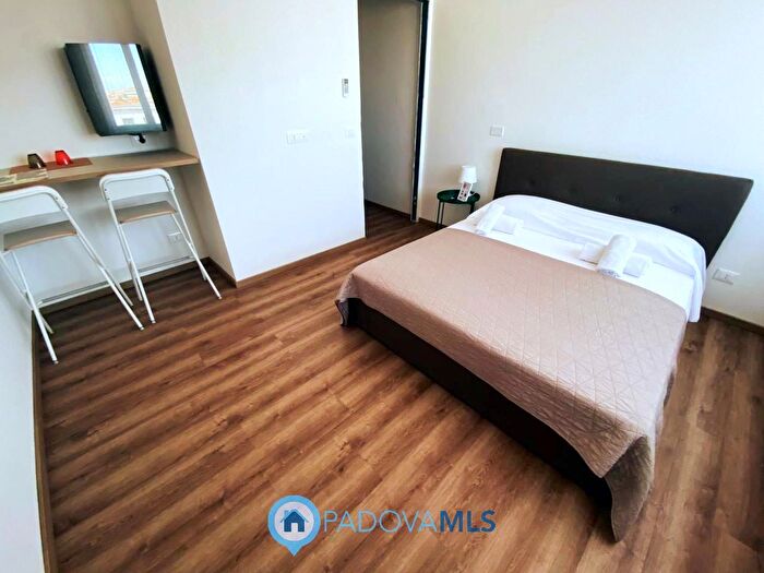 Appartamento con 8 locali in vendita in Piazzale della Stazione, Padova