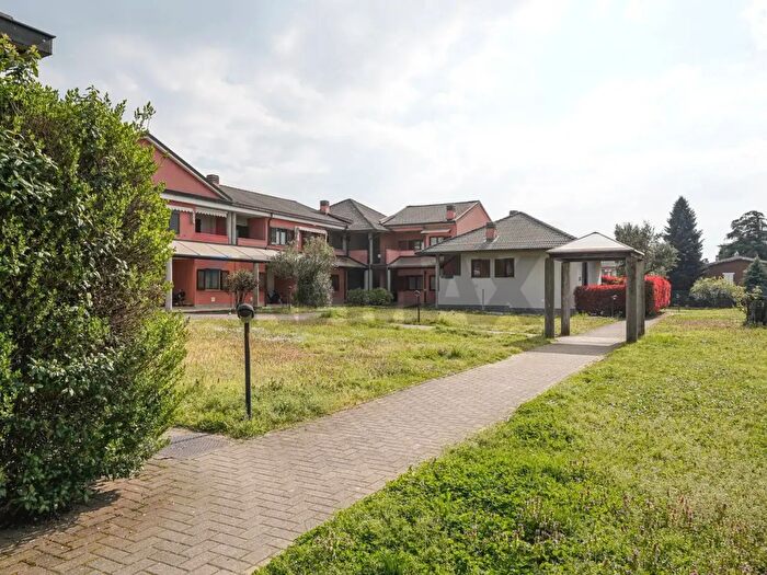 Appartamento bilocale in vendita in Via Cosmi, Trezzano Rosa