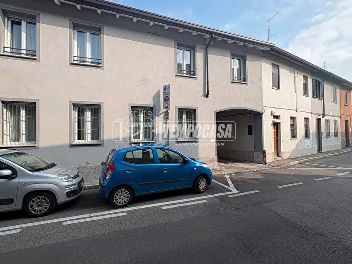 Case in Vendita e in Affitto - 2