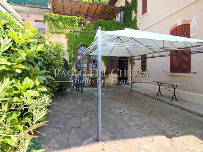 Casa trilocale in affitto in Via Giorgio Byron, Montenero Basso Montenero Alto, Livorno