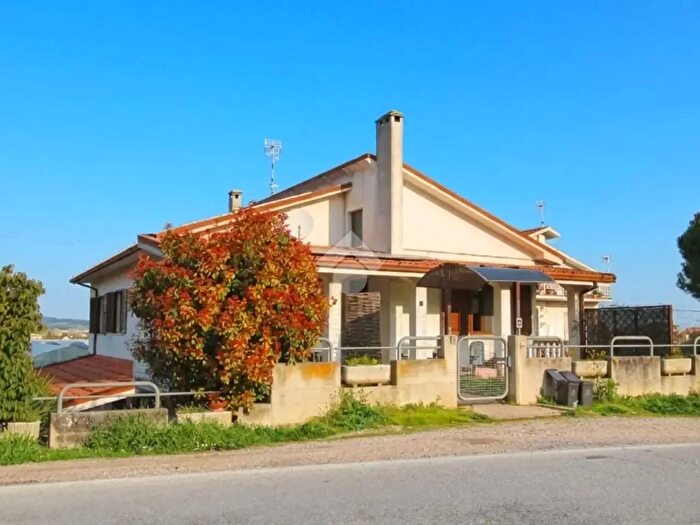 Casa con 5 locali in vendita in Via Fratte, SantElpidio A Mare