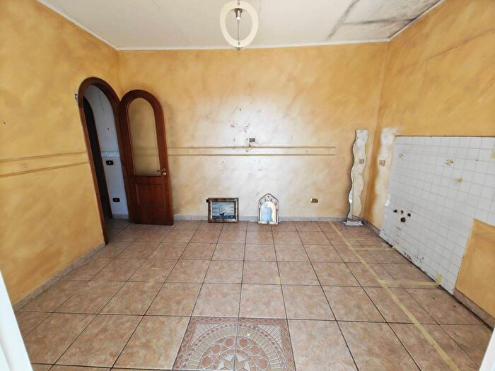 Appartamento monolocale in affitto in Via Dante Alighieri, Secondigliano, Napoli