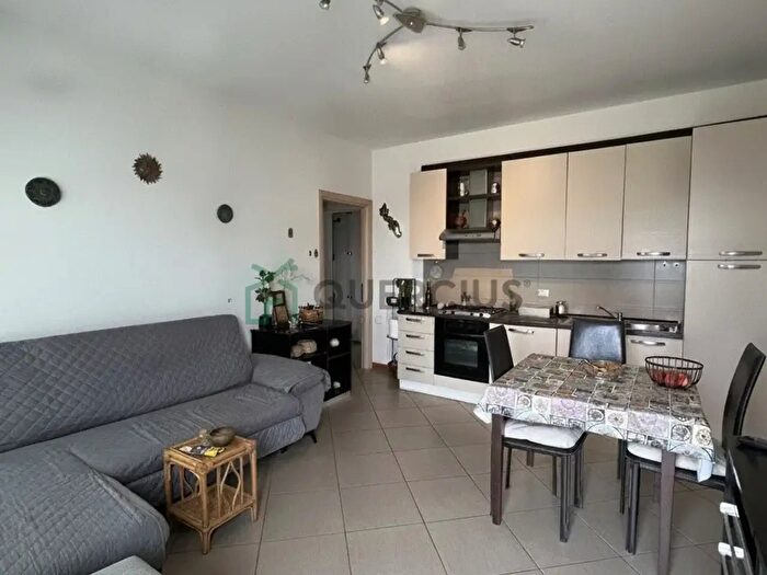 Appartamento trilocale in vendita in Via Valsugana, Jesolo