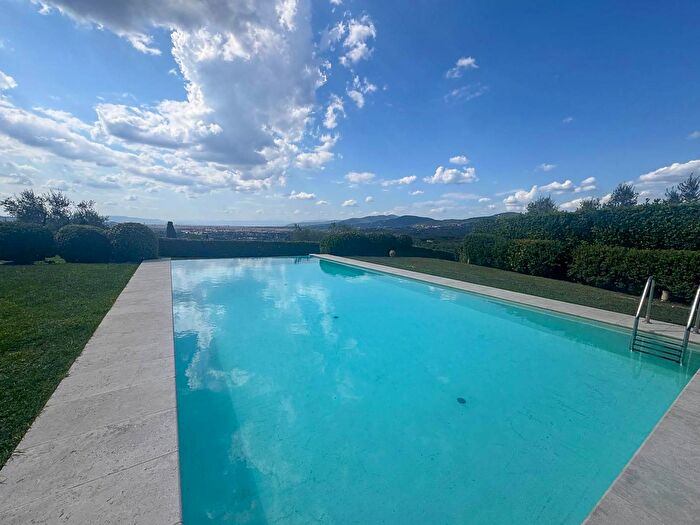 Appartamento con 6 locali in affitto in Via Vicchio E Paterno, Bagno A Ripoli