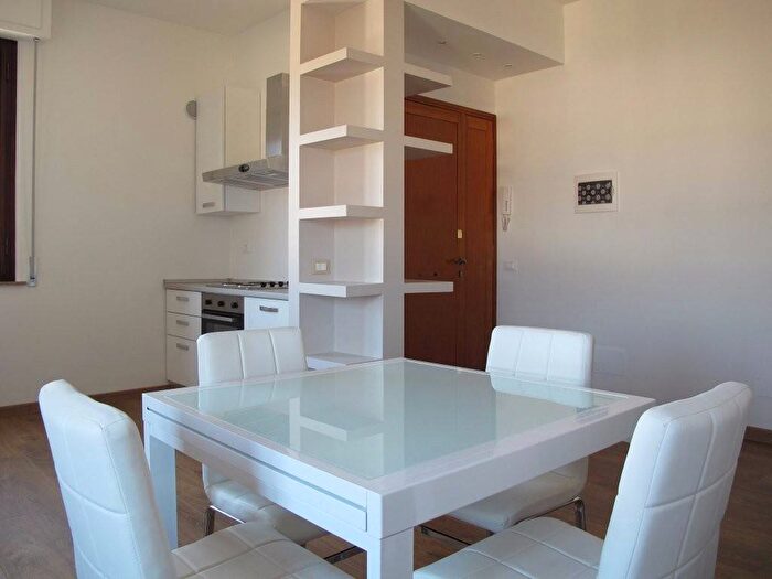 Appartamento monolocale in affitto in Viale Cesare Battisti, San Rocco Lungarno, Empoli
