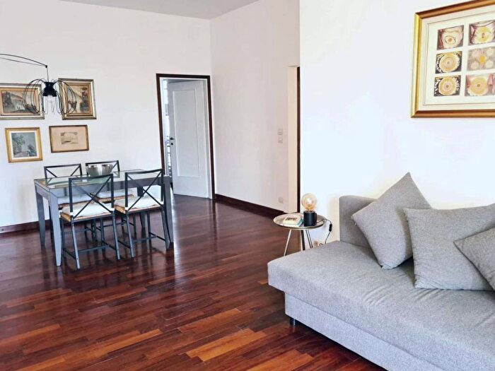 Appartamento trilocale in affitto in Via Savona, Giambellino, Milano